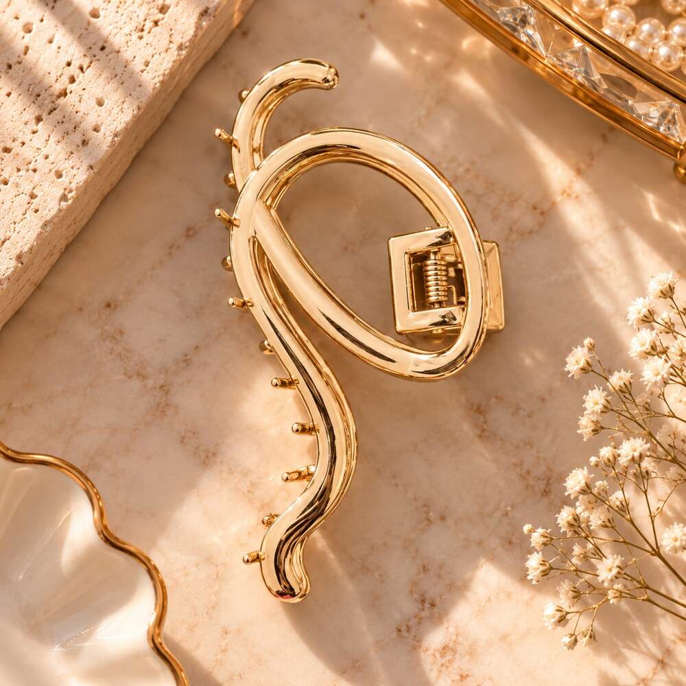 Sculptural Gold Claw Clip Minimalist Statement Hair Accessory
